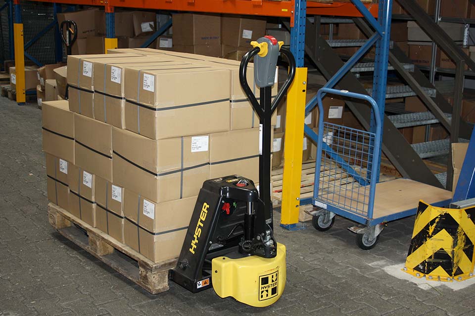 Logistics-Lift truck