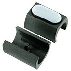 Die Abbildung zeigt einen schwarzen Klemmschalengleiter mit Montagezapfen und einer PTFE-Gleitfläche.