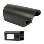 Dargestellt ist eine schwarze Winkelgleitkappe mit einer weißen, rechteckigen TPE-Gleitfläche. Es werden zwei Perspektiven gezeigt.